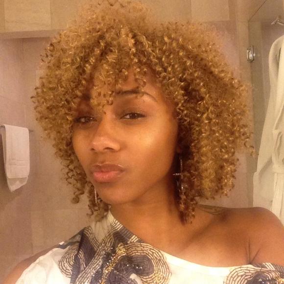 Meet your Posher, Alexis