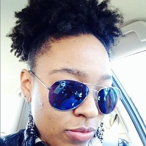 Meet your Posher, Asheera