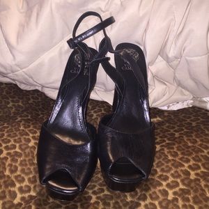 Vince Camuto Peep Toe Platform Classics. size 10