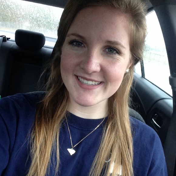 Meet your Posher, Aubrey - Picture 3 of 3