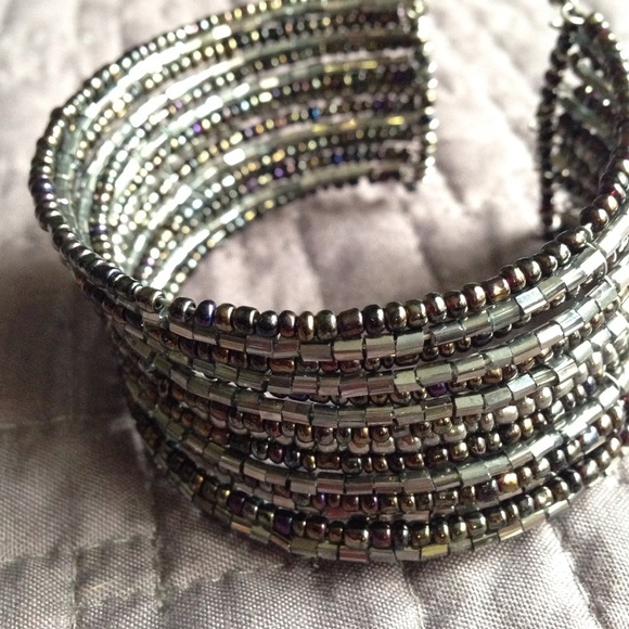 Black beaded bracelet - Picture 2 of 2