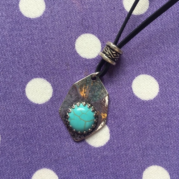 Leather pendant necklace