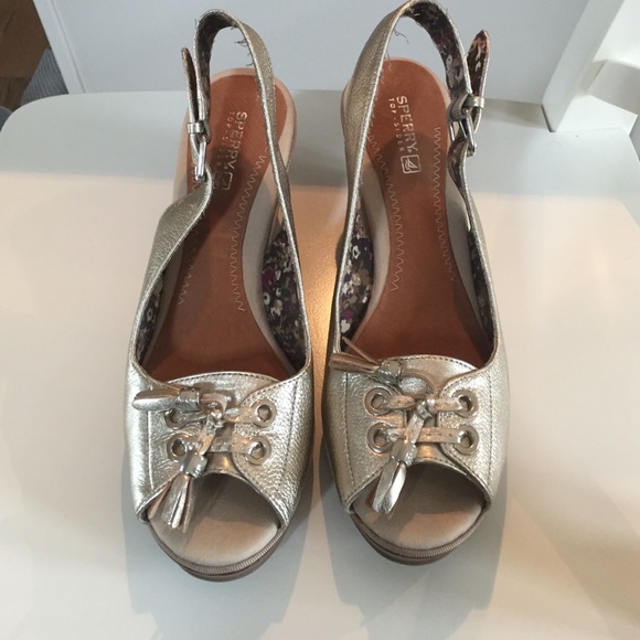 Sperry gold wedges