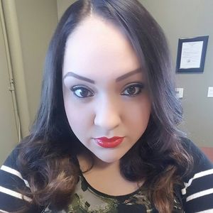 Meet your Posher, Esmeralda