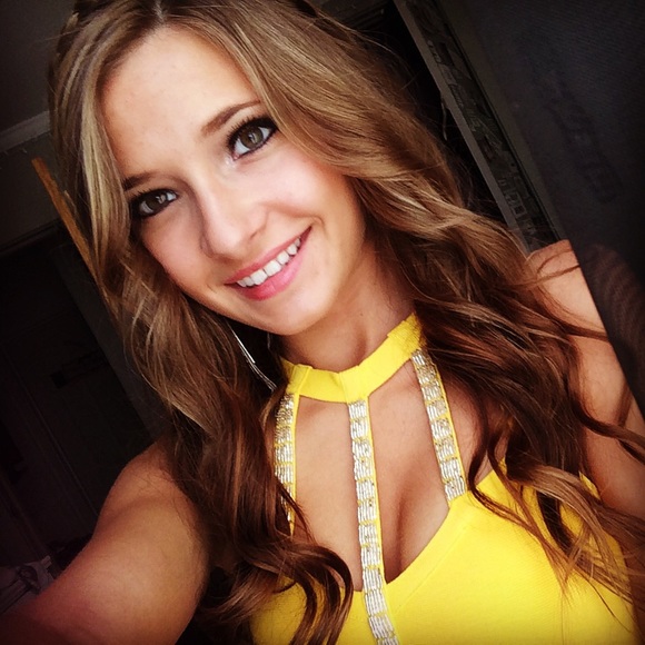 Meet your Posher, Martina - Picture 1 of 1