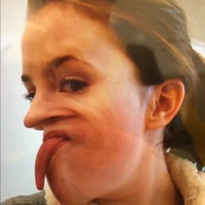 Meet your Posher, Caroline