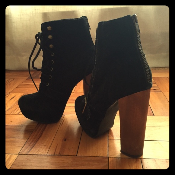 Steve Madden 6" platform black suede ankle boots