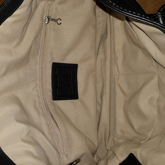 Vintage Coach Chelsea Purse F12334 - Picture 2 of 3