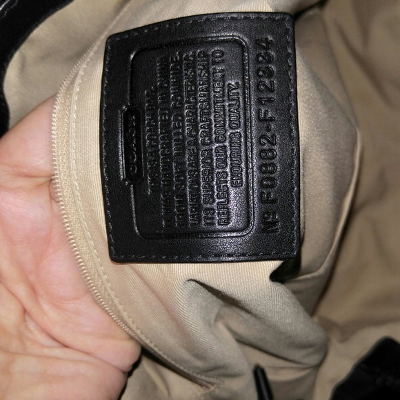 Vintage Coach Chelsea Purse F12334 - Picture 3 of 3