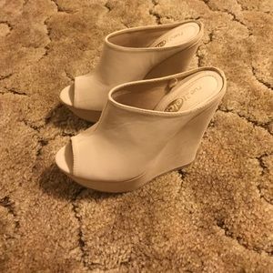 Nude Wedges