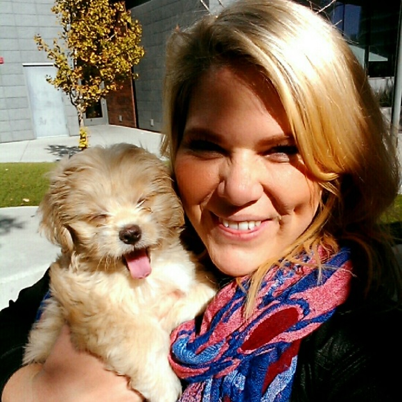 Meet your Posher, Chloe