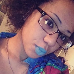 Meet your Posher, Briana