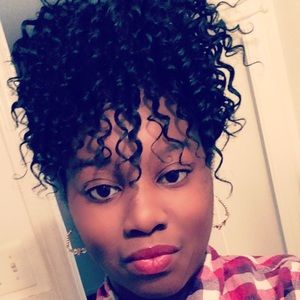 Meet your Posher, Jeretta