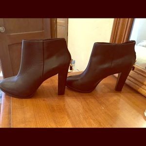black banana republic booties