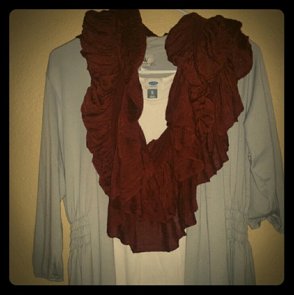 Gray Open cardigan and ruffle scarf