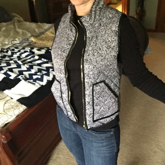 Puffer vest with gold zipper