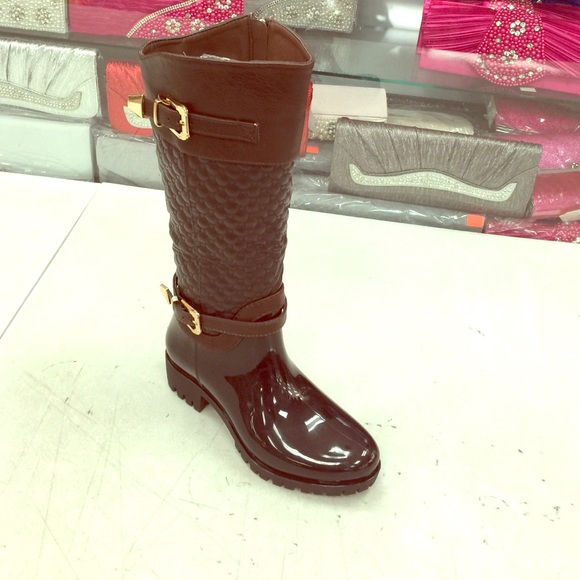 Women's gorgeous quilted design rain boots!