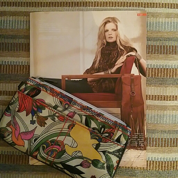 ❤Donated❤ Floral Cosmetic Case