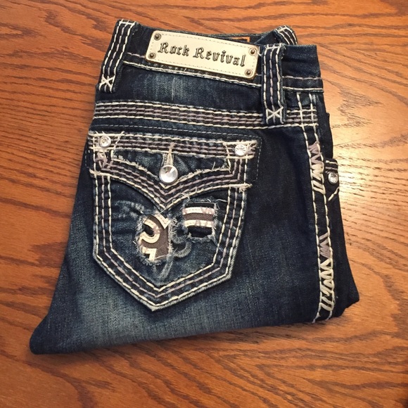 DO NOT BUY Rock Revival Felicia cuff straight