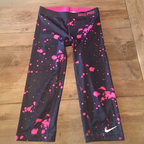 Nike Pants - Nike Pro Dri-Fit cropped leggings