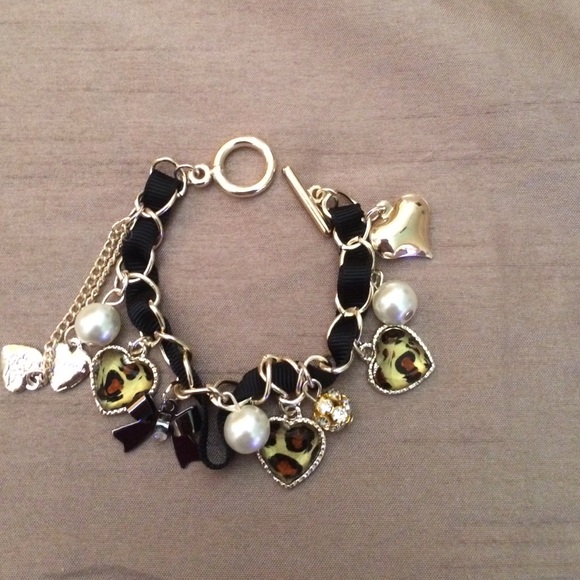 Jewelry - Costume Jewelry Bracelet
