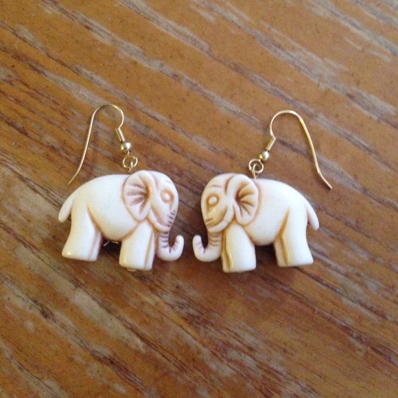 Jewelry - Vintage Elephant Earrings