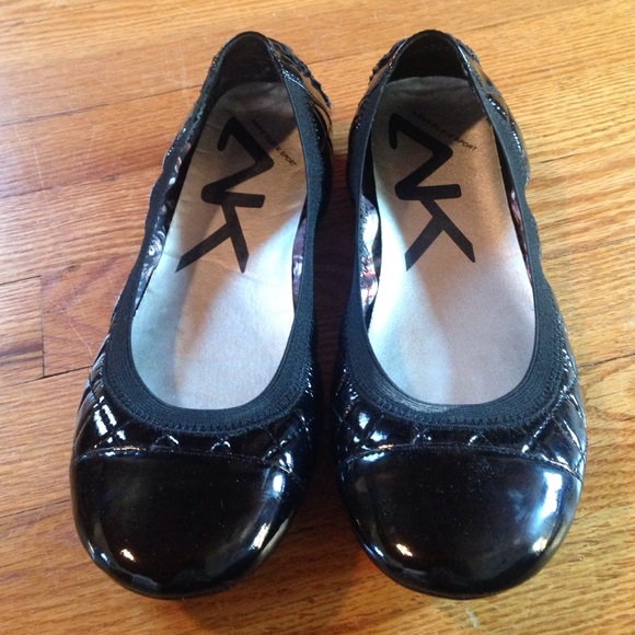 Comfy patent leather flats
