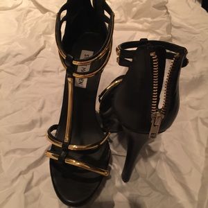 Only wore once.  Like-new