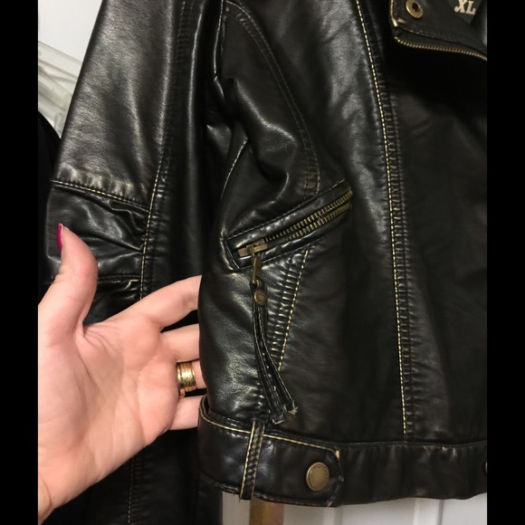 Jacket - Picture 3 of 4