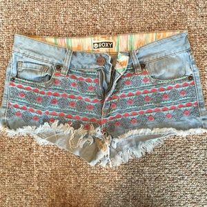 Roxy light wash tribal denim short