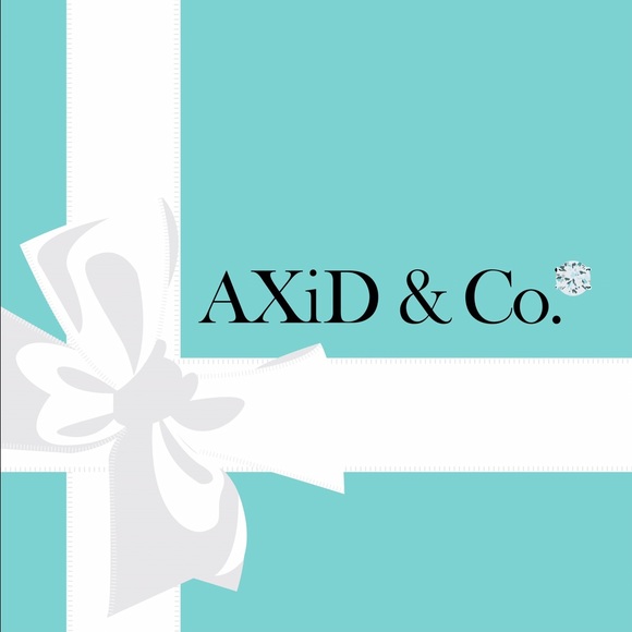 Meet your Seller 🎀 Posh Ambassador - Picture 6 of 6