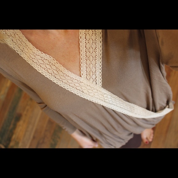 Mocha lace trim tunic - Picture 3 of 3