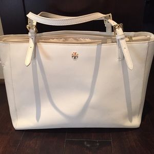 Tory Burch Tote.... Gently used