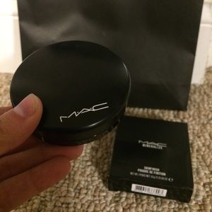 MAC medium tan mineralize skinfinish foundation