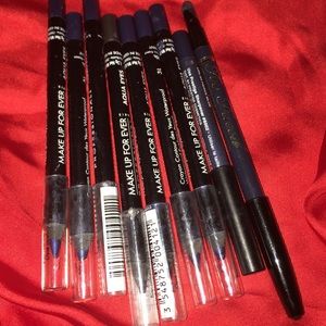 Bundle of Blue eyeliner