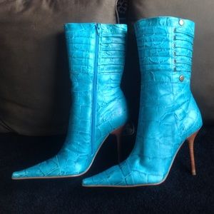 Genuine leather turquoise embossed boot