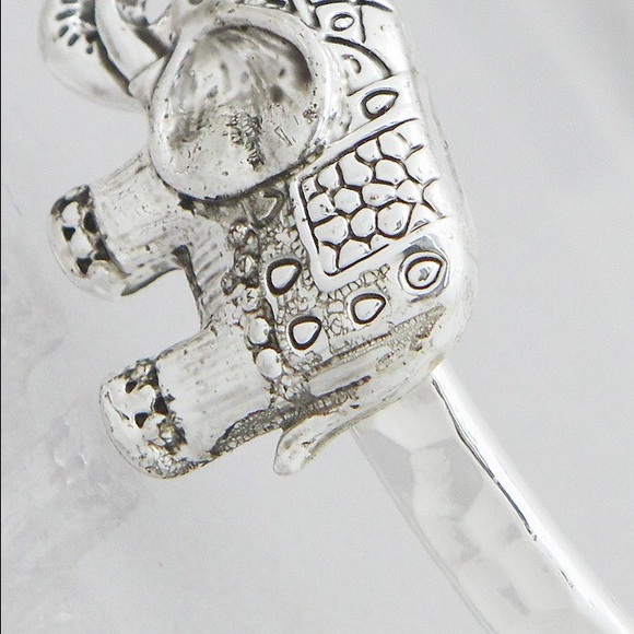 Elephant cuff silver bracelet - Picture 2 of 3