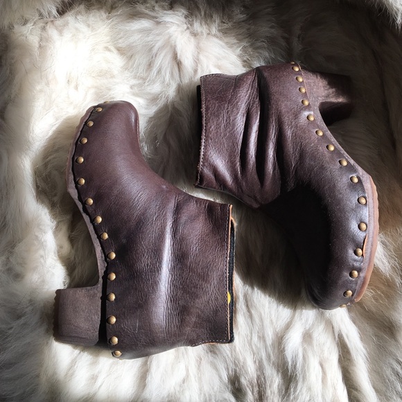 Free People Shoes - Leather clogs