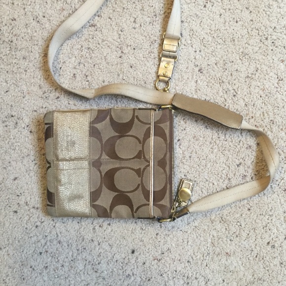 Coach side sling