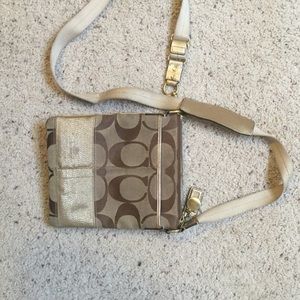 Coach side sling