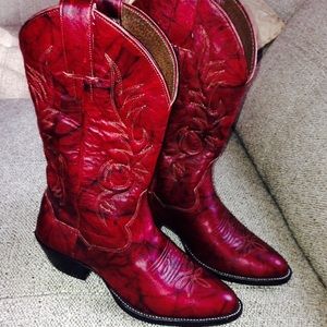 Brand new custom-made Cordovan cowboy boots 7.5 N