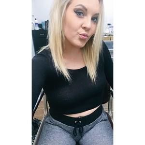 Meet your Posher, Chloe