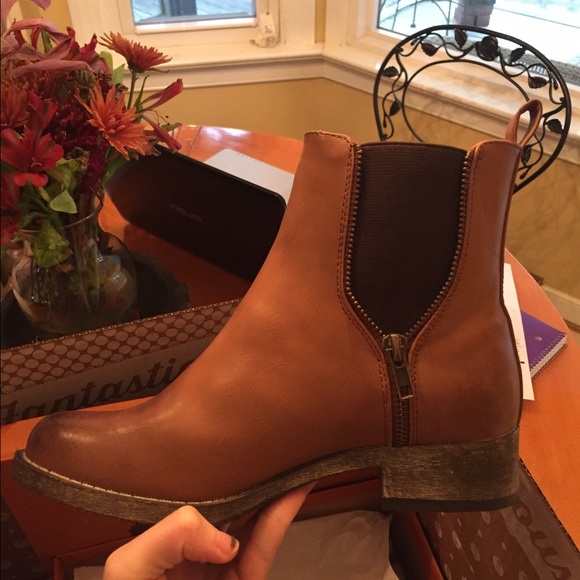 Size 6 boots - Picture 2 of 3