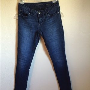 Jessica Simpson. Skinny jeans