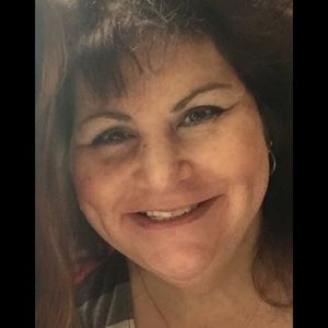 Meet your Posher, Deborah