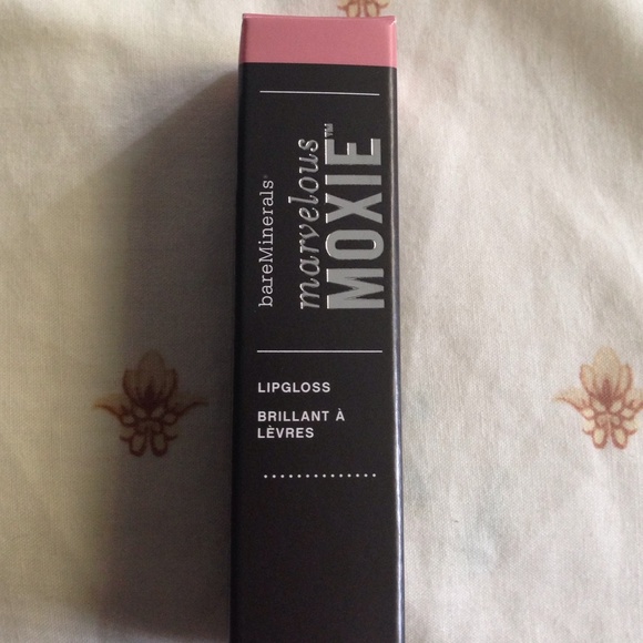 Brad new bare minerals lipgloss in sparkle plug