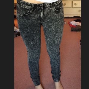 Black acid wash jeans