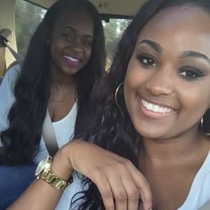 Meet your Posher, Tia