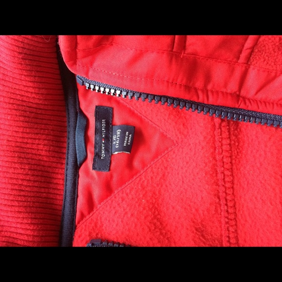 Adorable fleece Tommy Hilfiger red jacket - Picture 3 of 4
