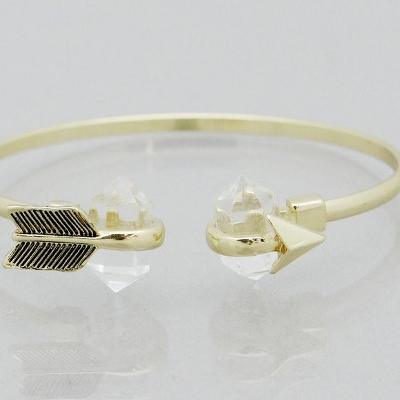Jewelry - Antique gold arrow crystal bracelet